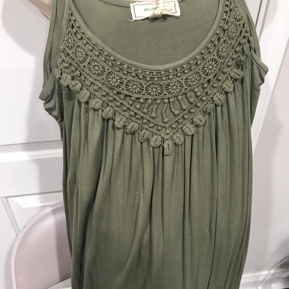 Dresses - Picture 3 of 6